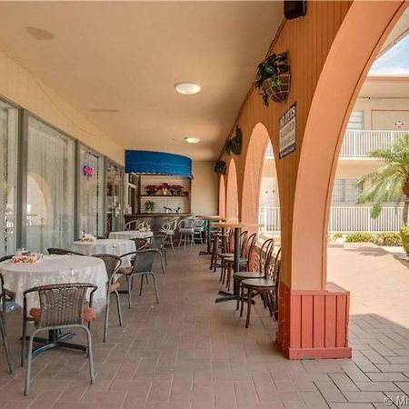 Private Hallandale Beach Studio Wbath Walking Distance To The Beach Pool Free Parking Bagian luar foto